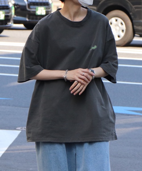 Labordi(ラボード)の「ワンポイント刺繍 / リンガー / ピグメント加工 ビッグシルエットTシャツ ユニセックス カットソー (Tシャツ/カットソー・メンズ・ホワイト系その他2/ブラック系その他/グリーン/ホワイト系その他/チャコールグレー/ホワイト/ブラック・XL/L/M)」の21枚目の写真