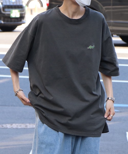 Labordi(ラボード)の「ワンポイント刺繍 / リンガー / ピグメント加工 ビッグシルエットTシャツ ユニセックス カットソー (Tシャツ/カットソー・メンズ・ホワイト系その他2/ブラック系その他/グリーン/ホワイト系その他/チャコールグレー/ホワイト/ブラック・XL/L/M)」の22枚目の写真