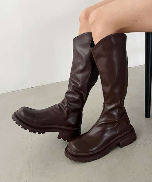 CLEA(クレア)の「ストレッチ厚底トラックソールロングブーツ(ブーツ・レディース・アイボリー/ブラック/ベージュ/ブラウン・23.5cm/24.5cm)」の4枚目の写真