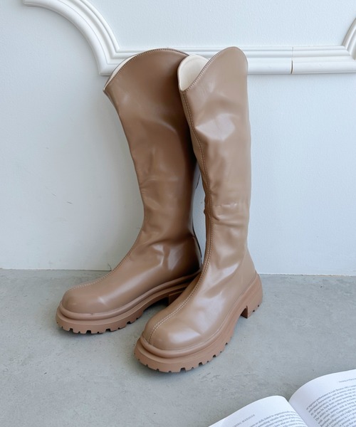 CLEA(クレア)の「ストレッチ厚底トラックソールロングブーツ(ブーツ・レディース・アイボリー/ブラック/ベージュ/ブラウン・23.5cm/24.5cm)」の15枚目の写真