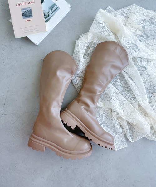 CLEA(クレア)の「ストレッチ厚底トラックソールロングブーツ(ブーツ・レディース・アイボリー/ブラック/ベージュ/ブラウン・23.5cm/24.5cm)」の17枚目の写真