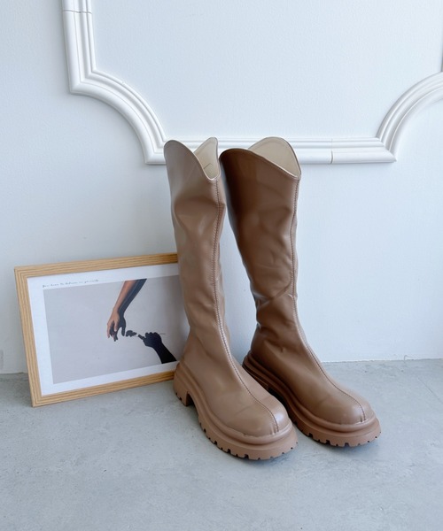 CLEA(クレア)の「ストレッチ厚底トラックソールロングブーツ(ブーツ・レディース・アイボリー/ブラック/ベージュ/ブラウン・23.5cm/24.5cm)」の16枚目の写真