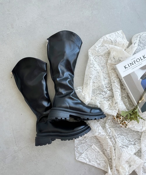 CLEA(クレア)の「ストレッチ厚底トラックソールロングブーツ(ブーツ・レディース・アイボリー/ブラック/ベージュ/ブラウン・23.5cm/24.5cm)」の11枚目の写真