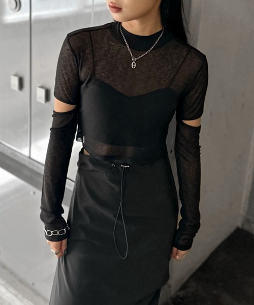 LVEU.（ラブユ.）の「【LVEU.】スリーブカットシアートップス / トップス シアー シースルー カット カットソー クロップド ショート丈 ブラック ピンク ブルー オリジナル ZOZOTOWN限定（Tシャツ/カットソー・レディース・ブルー/ブラック/ピンク・FREE）」の2枚目の写真