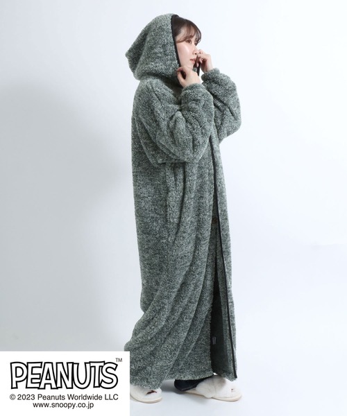 PEANUTS（ピーナッツ）SNOOPYスヌーピー キャラクター着る毛布 ボア