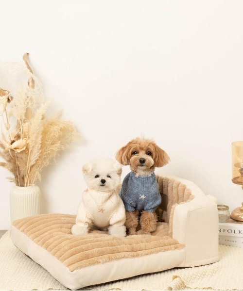 moncheri（モンシェリ）の「お星さまとお月さまハイネックニット / 犬服 / ドッグウェア（ペットウェア・レディース・アイボリー/ブルー・S/L/M/XL/2M/XS）」の6枚目の写真