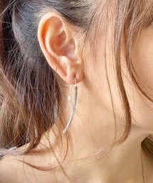 emouv by est（エモーヴバイエスト）の「emouv by est メタルカーブピアス（ピアス（両耳用））」