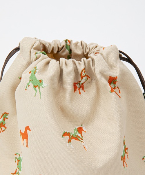 Daily russet（デイリー ラシット）の「WOODLANDER / 巾着ポーチ （L）（ポーチ・レディース・ピンク/ベージュ/グレー/ネイビー/グリーン・FREE）」の13枚目の写真