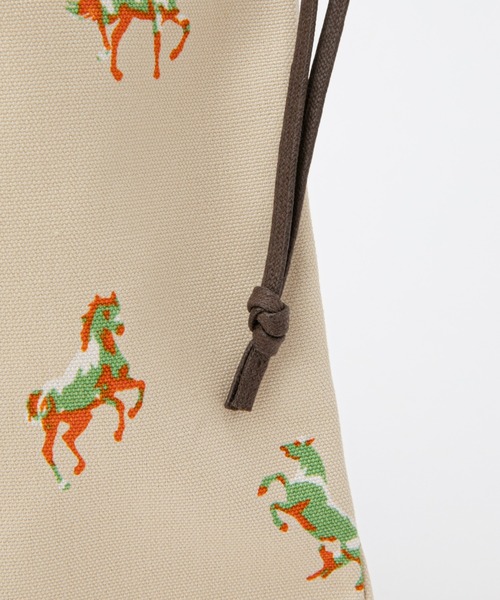 Daily russet（デイリー ラシット）の「WOODLANDER / 巾着ポーチ （L）（ポーチ・レディース・ピンク/ベージュ/グレー/ネイビー/グリーン・FREE）」の10枚目の写真