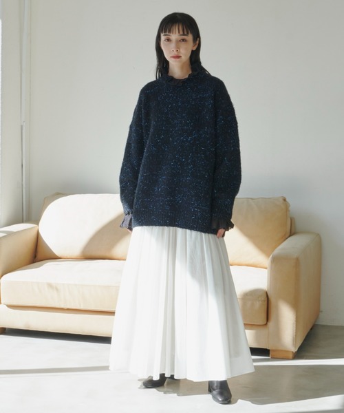 Libra Cue(リブラ キュー)の「ラメフェザーヤーンボリュームニット(ニット/セーター・レディース・ブラック/レッド・FREE)」の3枚目の写真