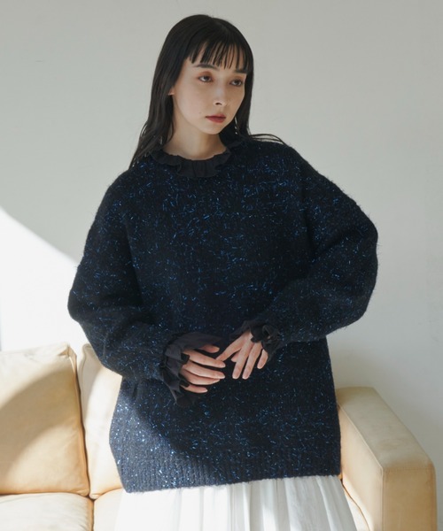 Libra Cue(リブラ キュー)の「ラメフェザーヤーンボリュームニット(ニット/セーター・レディース・ブラック/レッド・FREE)」の5枚目の写真