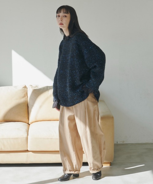 Libra Cue(リブラ キュー)の「ラメフェザーヤーンボリュームニット(ニット/セーター・レディース・ブラック/レッド・FREE)」の8枚目の写真