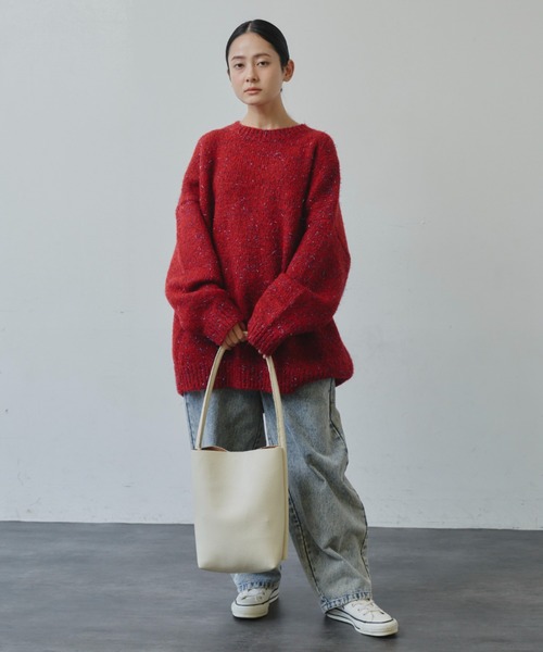 Libra Cue(リブラ キュー)の「ラメフェザーヤーンボリュームニット(ニット/セーター・レディース・ブラック/レッド・FREE)」の22枚目の写真