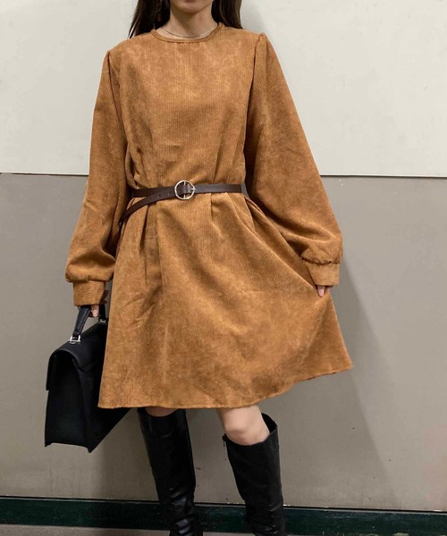 NANEA(ナネア)の「フレアシルエットコーデュロイワンピース(ワンピース・レディース・グレー/ブラック/ブラウン・MEDIUM/SMALL)」の17枚目の写真