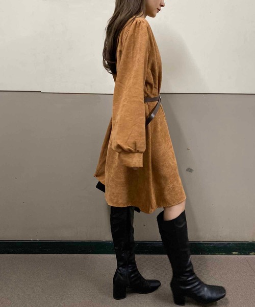 NANEA(ナネア)の「フレアシルエットコーデュロイワンピース(ワンピース・レディース・グレー/ブラック/ブラウン・MEDIUM/SMALL)」の18枚目の写真