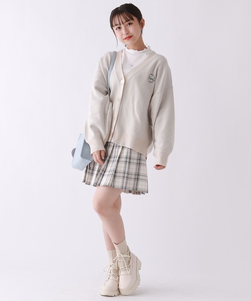 repipi armario(レピピ アルマリオ)の「BACKロゴルーズカーディガン(カーディガン/ボレロ・キッズ・グレー/アイボリー/ブラック・SMALL/MEDIUM/LARGE)」の4枚目の写真