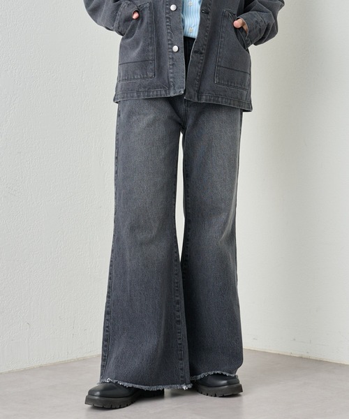 COLONY 2139(コロニートゥーワンスリーナイン)の「フリンジラウンドヘムデニム(デニムパンツ・メンズ・ブラック/サックスブルー・MEDIUM/LARGE)」の15枚目の写真