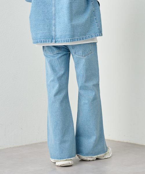 COLONY 2139(コロニートゥーワンスリーナイン)の「フリンジラウンドヘムデニム(デニムパンツ・メンズ・ブラック/サックスブルー・MEDIUM/LARGE)」の20枚目の写真