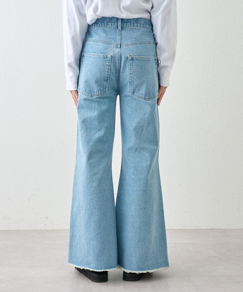 COLONY 2139(コロニートゥーワンスリーナイン)の「フリンジラウンドヘムデニム(デニムパンツ・メンズ・ブラック/サックスブルー・MEDIUM/LARGE)」の10枚目の写真