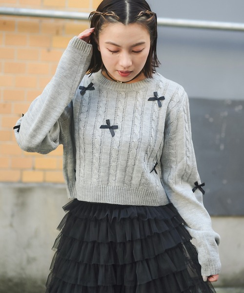 SPINNS（スピンズ）の「ショート丈リボンニット（ニット/セーター・レディース・ブラック系その他/ピンク系その他/グレー系その他/ホワイト系その他・ONESIZE）」の9枚目の写真