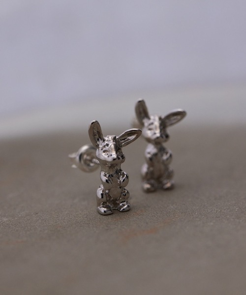 ear PAPILLONNER(イアパピヨネ)の「《WEB限定/スターリングシルバー使用》うさぎピアス(ピアス(両耳用)・レディース・ゴールド/シルバー・FREE)」の7枚目の写真