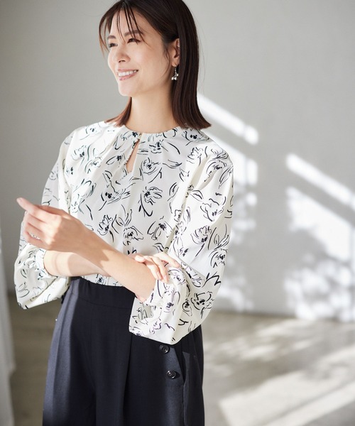 Elura（エルーラ）の「サラサラ着映えブラウス/102923（シャツ/ブラウス・レディース・ホワイト系その他2/ブラック/ホワイト系その他6/イエロー・SMALL/MEDIUM/LARGE/X-LARGE）」の3枚目の写真