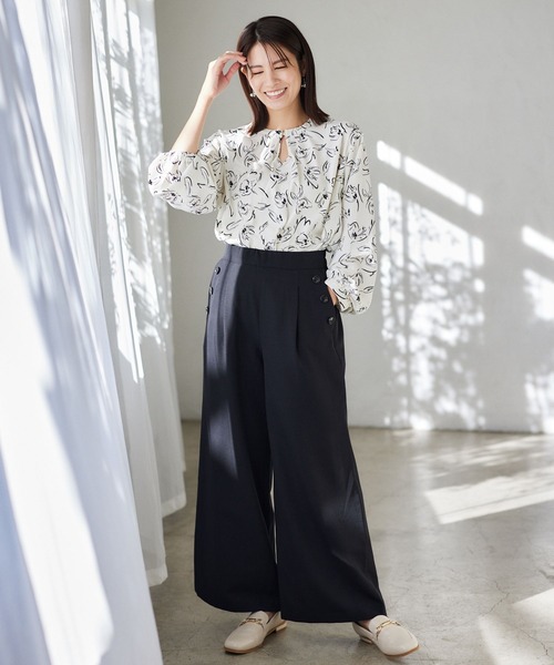 Elura（エルーラ）の「サラサラ着映えブラウス/102923（シャツ