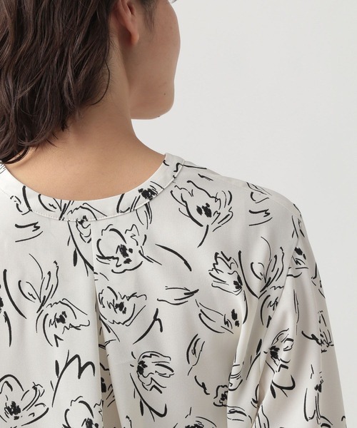 Elura（エルーラ）の「サラサラ着映えブラウス/102923（シャツ/ブラウス・レディース・ホワイト系その他2/ブラック/ホワイト系その他6/イエロー・SMALL/MEDIUM/LARGE/X-LARGE）」の13枚目の写真