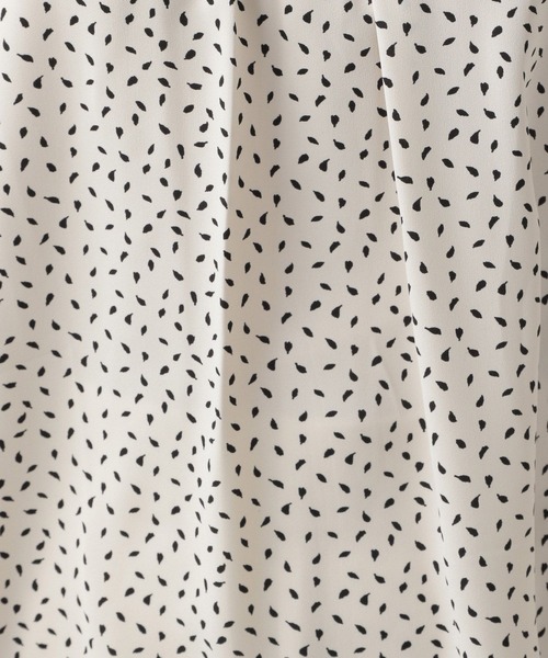 Elura（エルーラ）の「サラサラ着映えブラウス/102923（シャツ/ブラウス・レディース・ホワイト系その他2/ブラック/ホワイト系その他6/イエロー・SMALL/MEDIUM/LARGE/X-LARGE）」の7枚目の写真