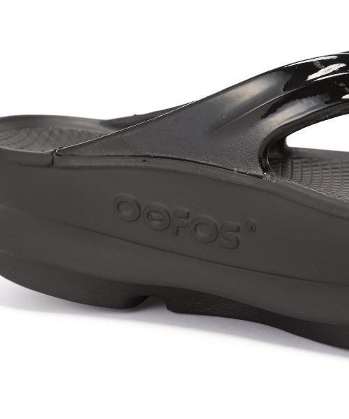 OOFOS(ウーフォス)の「OOFOS/ウーフォス /OOmega ウーメガ/リカバリーサンダル 厚底 /2000440050211(サンダル・レディース・ブラック/ベージュ/ピンク・23/24/25/26/27)」の5枚目の写真