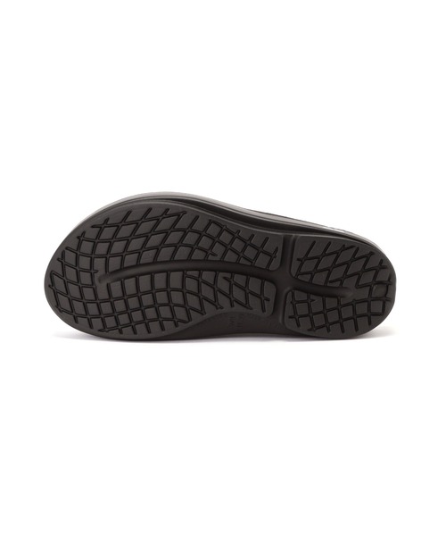 OOFOS(ウーフォス)の「OOFOS/ウーフォス /OOmega ウーメガ/リカバリーサンダル 厚底 /2000440050211(サンダル・レディース・ブラック/ベージュ/ピンク・23/24/25)」の12枚目の写真