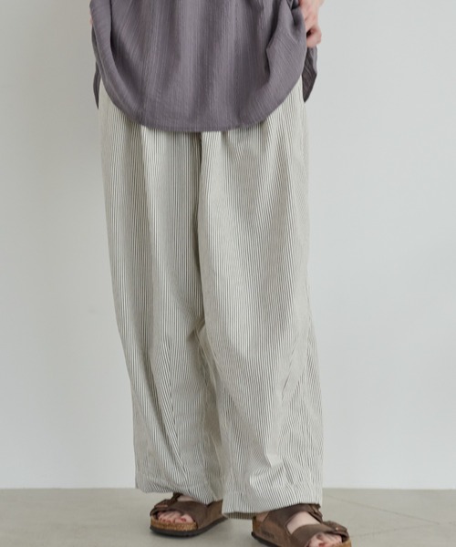 Crisp(クリスプ)の「ボリュームデニムパンツ(デニムパンツ・レディース・ブルー/ネイビー/ホワイト系その他/ブルー系その他/グレー系その他/イエロー・FREE)」の3枚目の写真