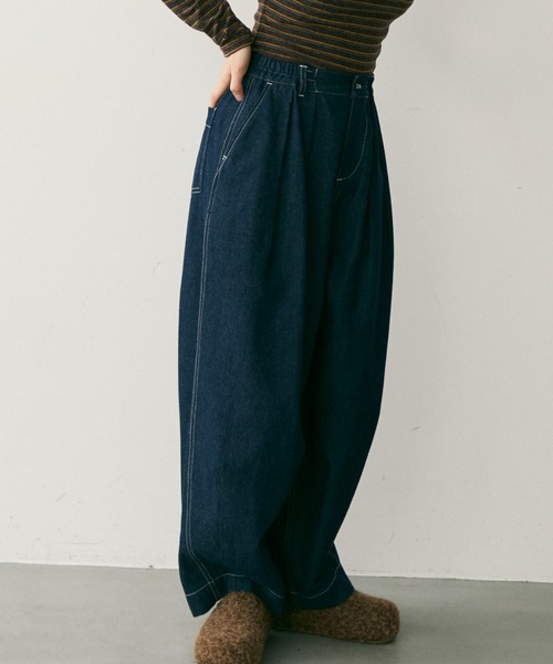 Crisp(クリスプ)の「ボリュームデニムパンツ(デニムパンツ・レディース・ブルー/ネイビー/ホワイト系その他/ブルー系その他/グレー系その他/イエロー・FREE)」の4枚目の写真