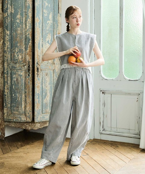 Crisp(クリスプ)の「ボリュームデニムパンツ(デニムパンツ・レディース・ブルー/ネイビー/ホワイト系その他/ブルー系その他/グレー系その他/イエロー・FREE)」の10枚目の写真