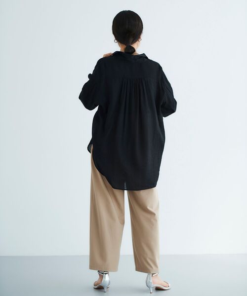 le.coeur blanc（ルクールブラン）の「楊柳シアーオーバーシャツ（シャツ/ブラウス・レディース・サックスブルー/ブラック/オフホワイト・38）」の4枚目の写真