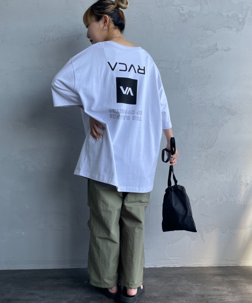 RVCA（ルーカ）の「[RVCA/ルーカ] UP STATE スクエアロゴバックプリント ショートスリーブTシャツ（Tシャツ/カットソー・レディース・ブラック/ホワイト・M/L/XL）」の3枚目の写真