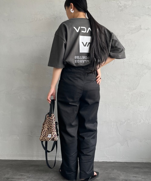 RVCA（ルーカ）の「[RVCA/ルーカ] UP STATE スクエアロゴバックプリント ショートスリーブTシャツ（Tシャツ/カットソー・レディース・ブラック/ホワイト・M/L/XL）」の5枚目の写真