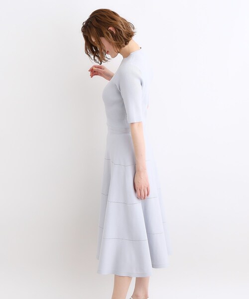 grove（グローブ）の「アイレットリブニットワンピース（ワンピース・レディース・ブラック/ナチュラル/サックスブルー・01/02/03/04/05）」の4枚目の写真