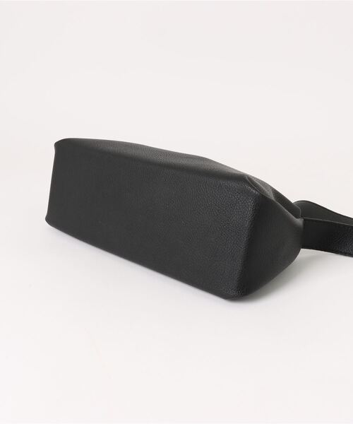 y/m（イム）の「スクエアショルダーBAG（ショルダーバッグ・レディース・ブラック/ボルドー・FREE）」の13枚目の写真