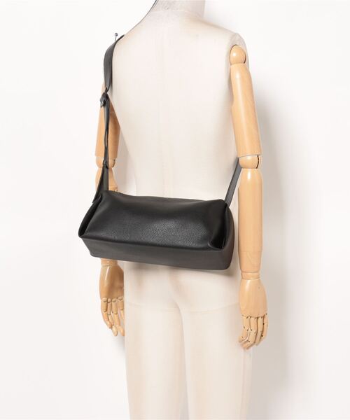 y/m（イム）の「スクエアショルダーBAG（ショルダーバッグ・レディース・ブラック/ボルドー・FREE）」の8枚目の写真