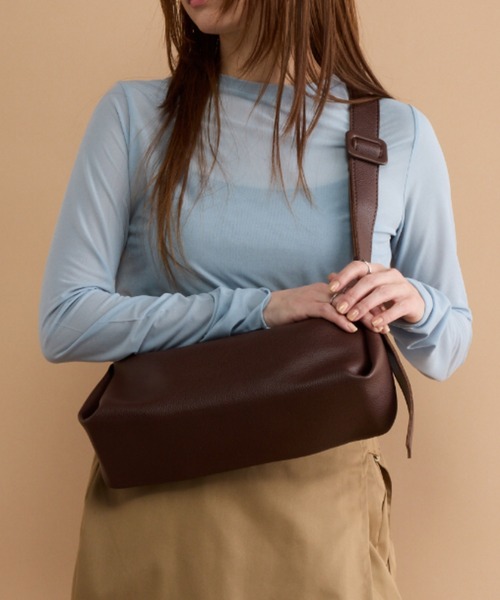 y/m（イム）の「スクエアショルダーBAG（ショルダーバッグ・レディース・ブラック/ボルドー・FREE）」の9枚目の写真