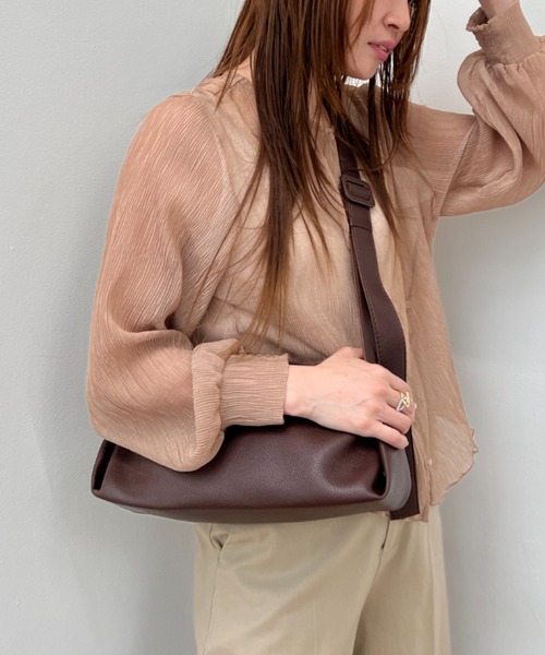 y/m（イム）の「スクエアショルダーBAG（ショルダーバッグ・レディース・ブラック/ボルドー・FREE）」の6枚目の写真