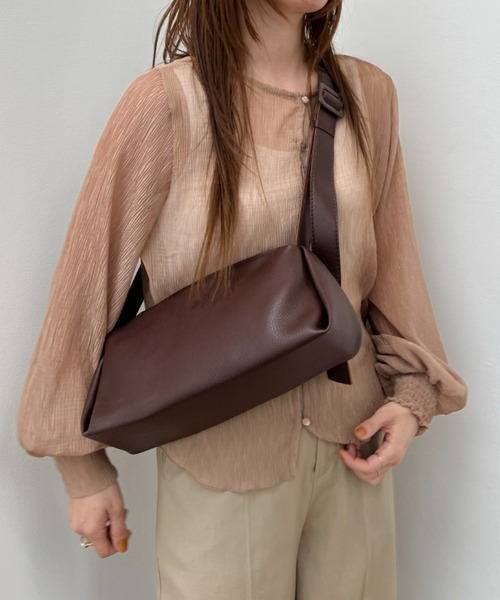 y/m（イム）の「スクエアショルダーBAG（ショルダーバッグ・レディース・ブラック/ボルドー・FREE）」の21枚目の写真