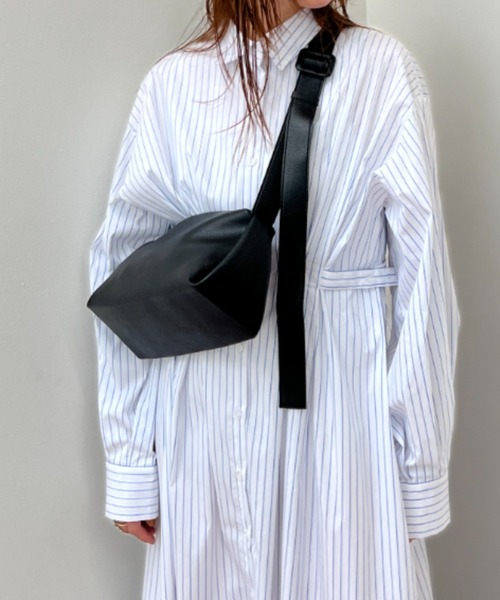 y/m（イム）の「スクエアショルダーBAG（ショルダーバッグ・レディース・ブラック/ボルドー・FREE）」の15枚目の写真