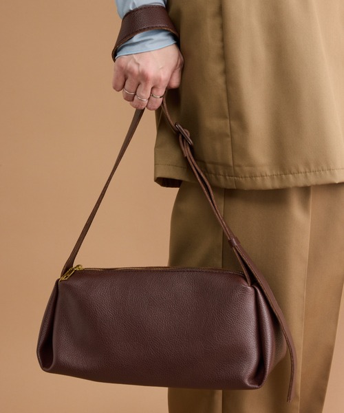 y/m（イム）の「スクエアショルダーBAG（ショルダーバッグ・レディース・ブラック/ボルドー・FREE）」の11枚目の写真