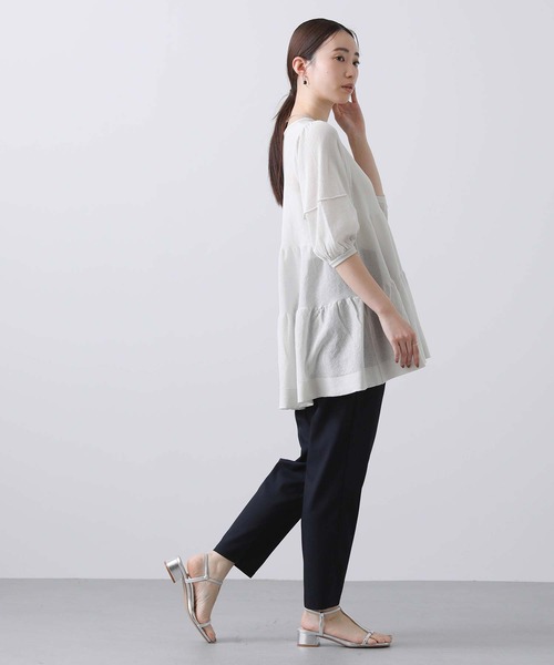 Gready Brilliant(グレディブリリアン)の「綿混シアーティアードチュニックニット(ニット/セーター・レディース・ブラック/ライトグレー・38)」の14枚目の写真