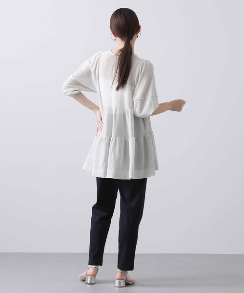 Gready Brilliant(グレディブリリアン)の「綿混シアーティアードチュニックニット(ニット/セーター・レディース・ブラック/ライトグレー・38)」の15枚目の写真