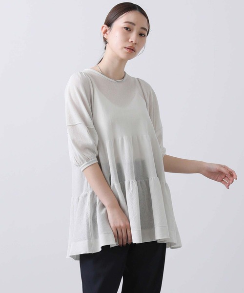 Gready Brilliant(グレディブリリアン)の「綿混シアーティアードチュニックニット(ニット/セーター・レディース・ブラック/ライトグレー・38)」の20枚目の写真