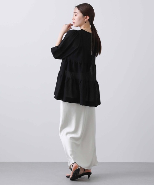 Gready Brilliant(グレディブリリアン)の「綿混シアーティアードチュニックニット(ニット/セーター・レディース・ブラック/ライトグレー・38)」の5枚目の写真