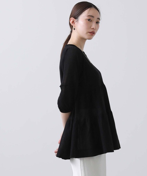 Gready Brilliant(グレディブリリアン)の「綿混シアーティアードチュニックニット(ニット/セーター・レディース・ブラック/ライトグレー・38)」の8枚目の写真